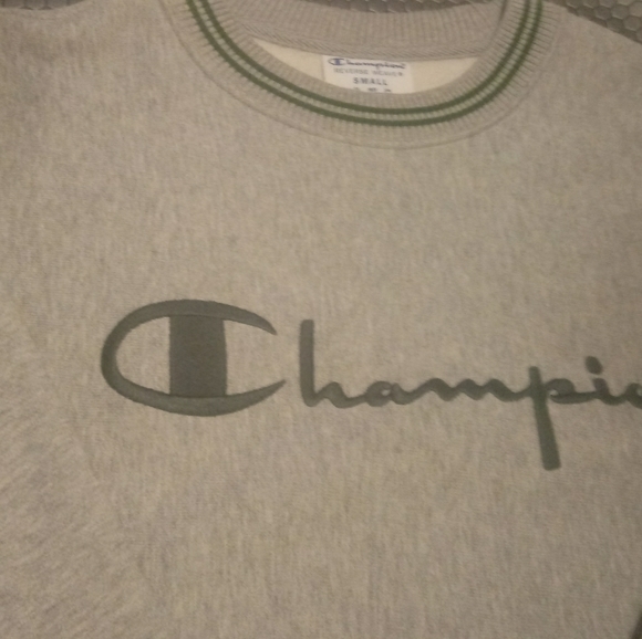 Champion Other - Champion embroidered crew neck🔥